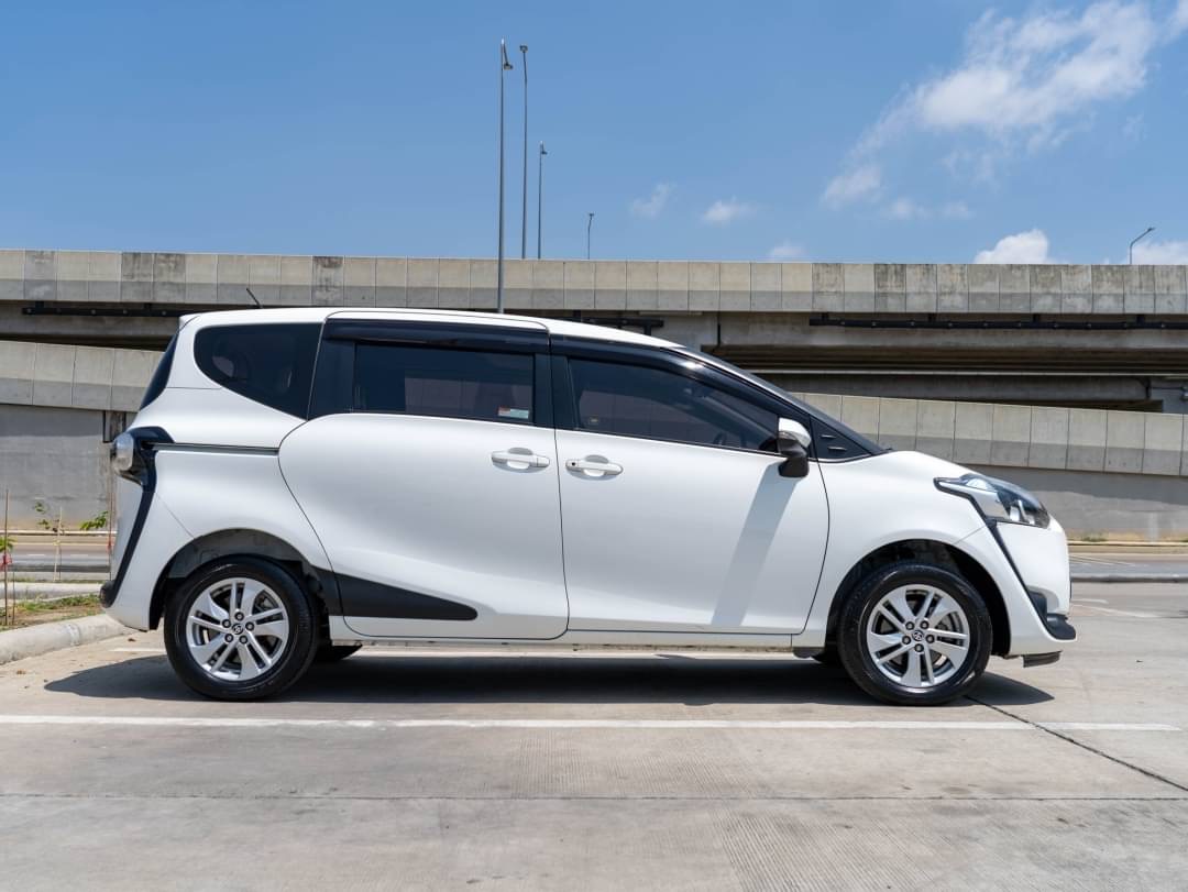 2019 Toyota Sienta สีขาว