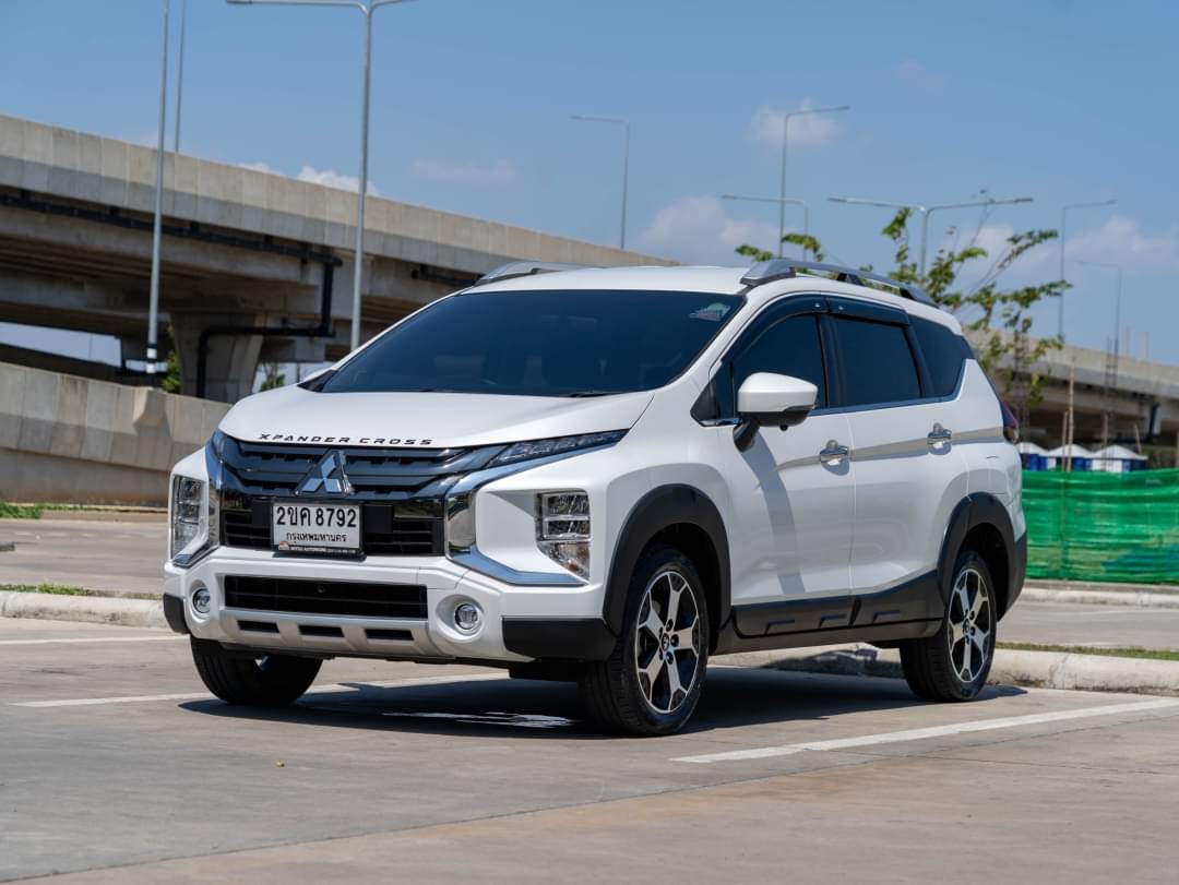 2021 Mitsubishi Xpander สีขาว (รูปที่ 2)
