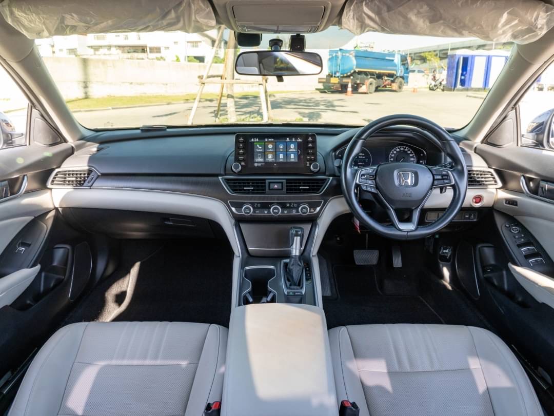 2021 Honda Accord สีดำ (รูปที่ 10)