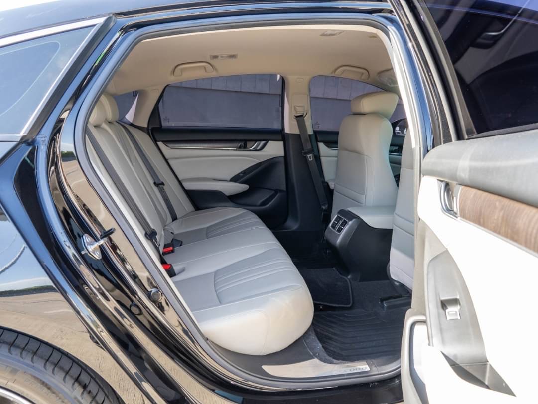 2021 Honda Accord สีดำ (รูปที่ 12)