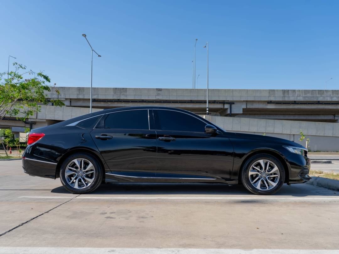 2021 Honda Accord สีดำ