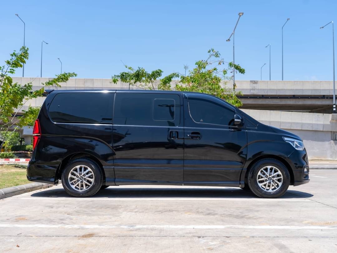 2019 Hyundai H-1 สีดำ