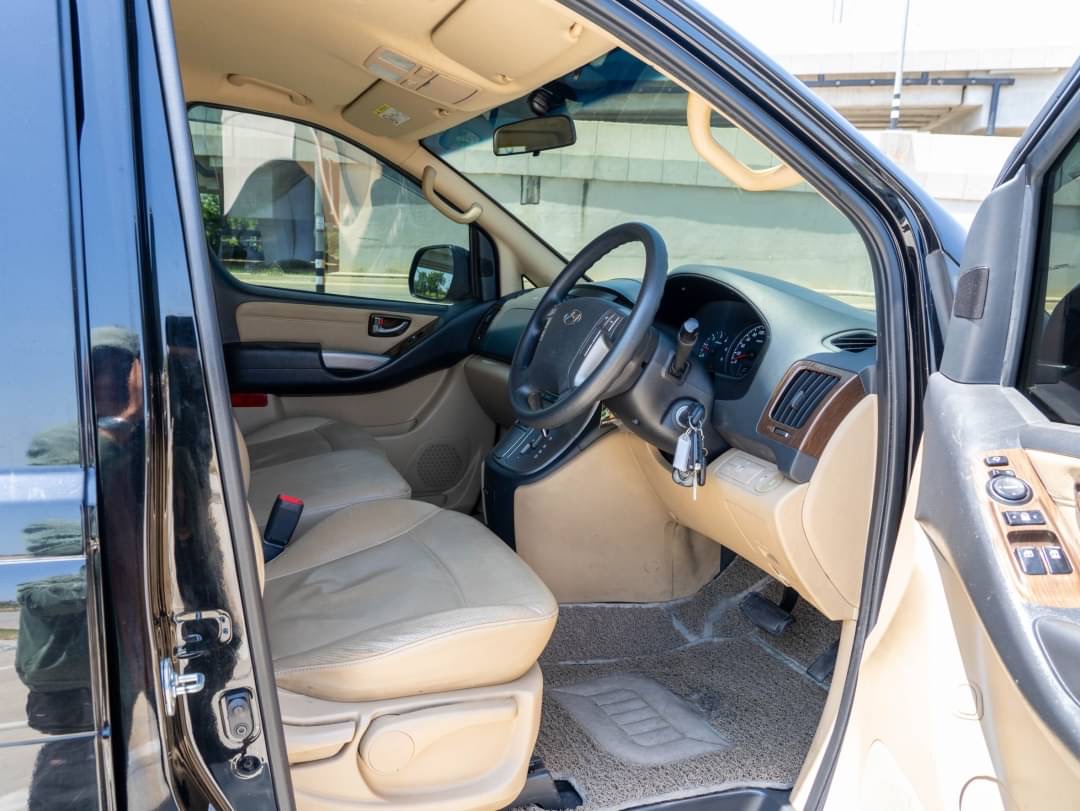 2019 Hyundai H-1 สีดำ (รูปที่ 13)