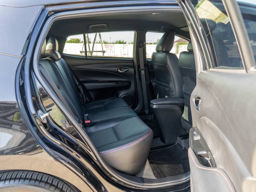 2019 Toyota Yaris สีดำ (รูปที่ 12)