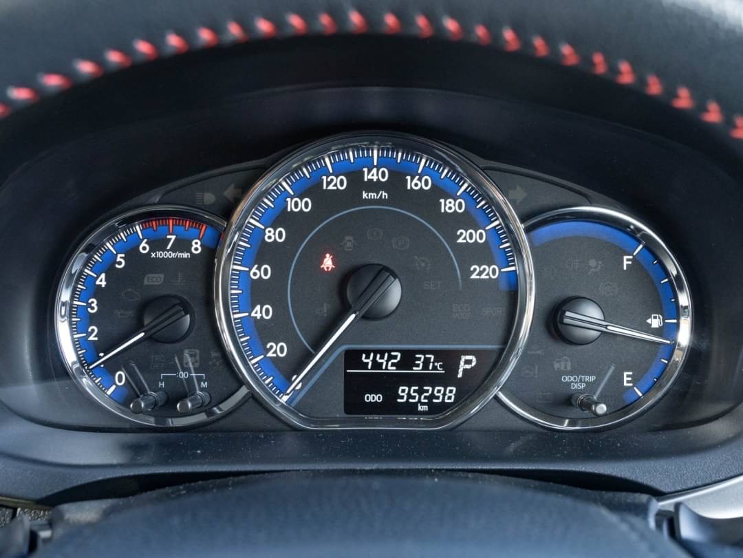 2019 Toyota Yaris สีดำ (รูปที่ 9)