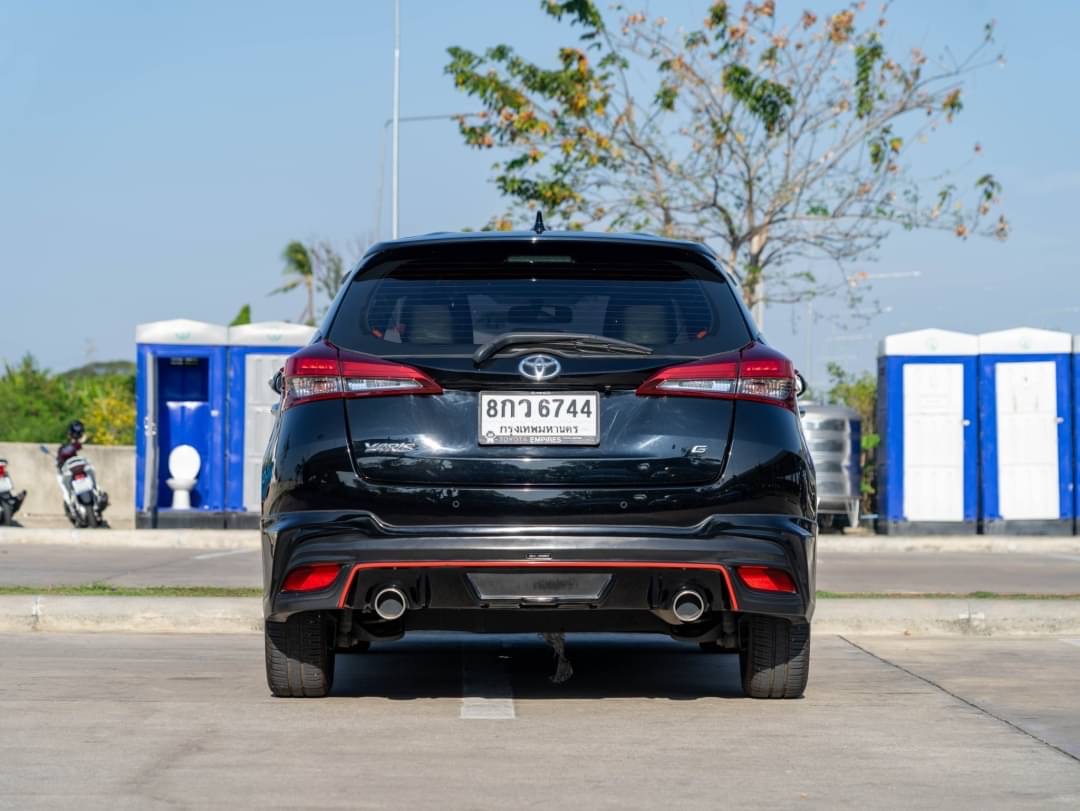 2019 Toyota Yaris สีดำ (รูปที่ 2)