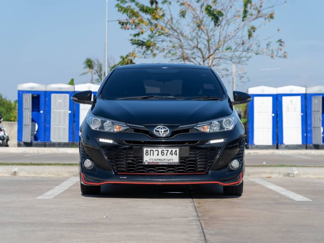 2019 Toyota Yaris สีดำ