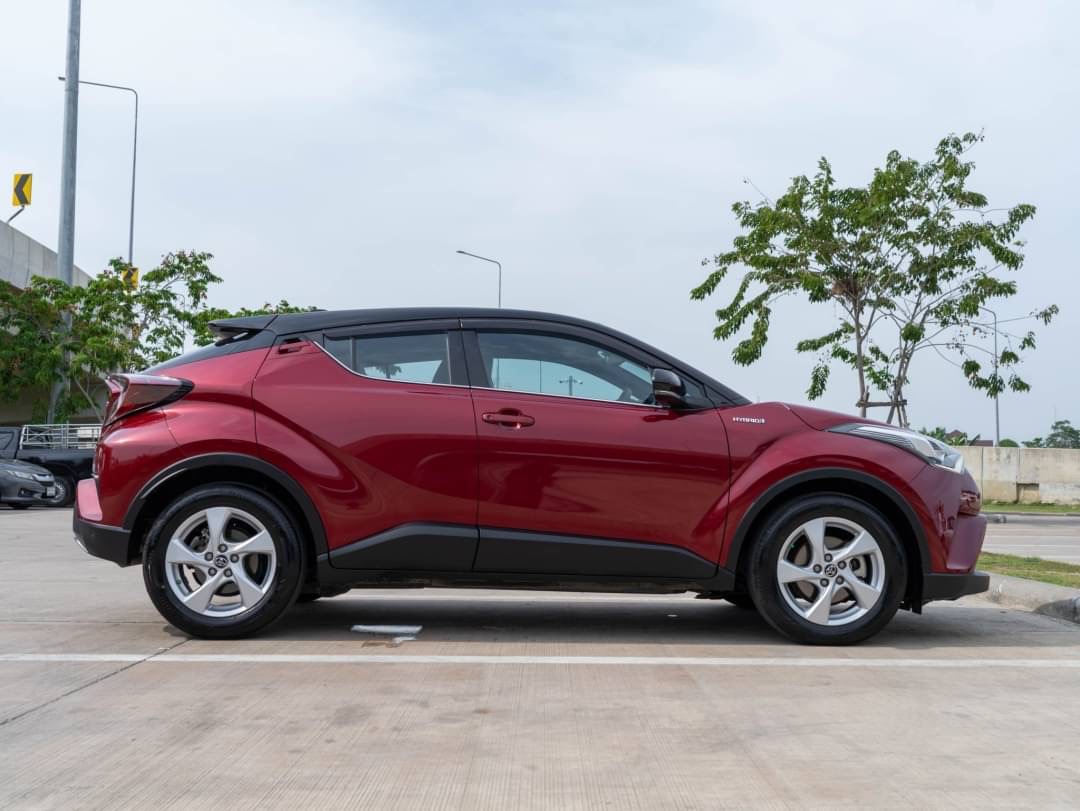2018 Toyota C-HR สีแดง (รูปที่ 7)