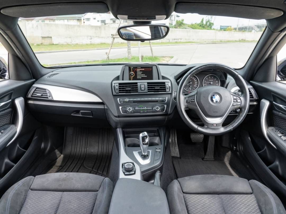 2014 BMW 116i สีดำ (รูปที่ 9)