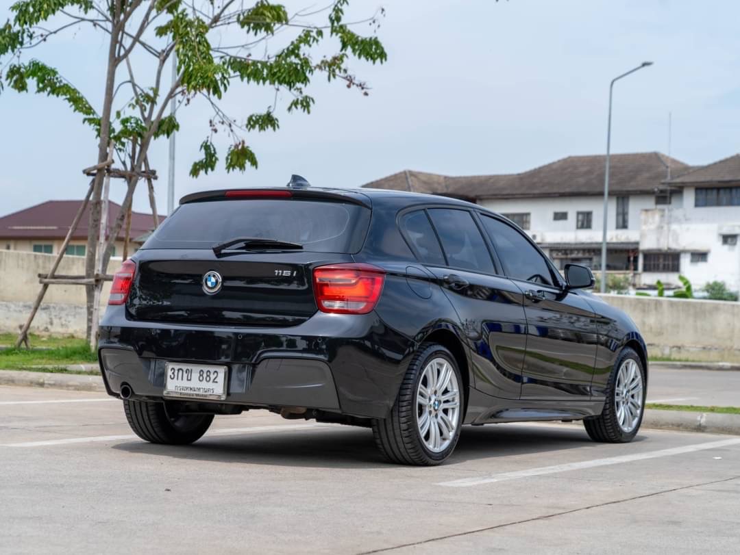2014 BMW 116i สีดำ (รูปที่ 5)
