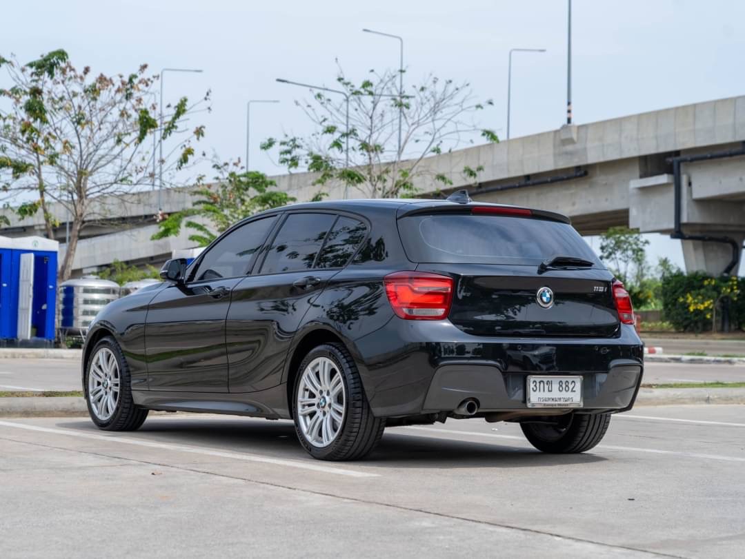 2014 BMW 116i สีดำ (รูปที่ 4)