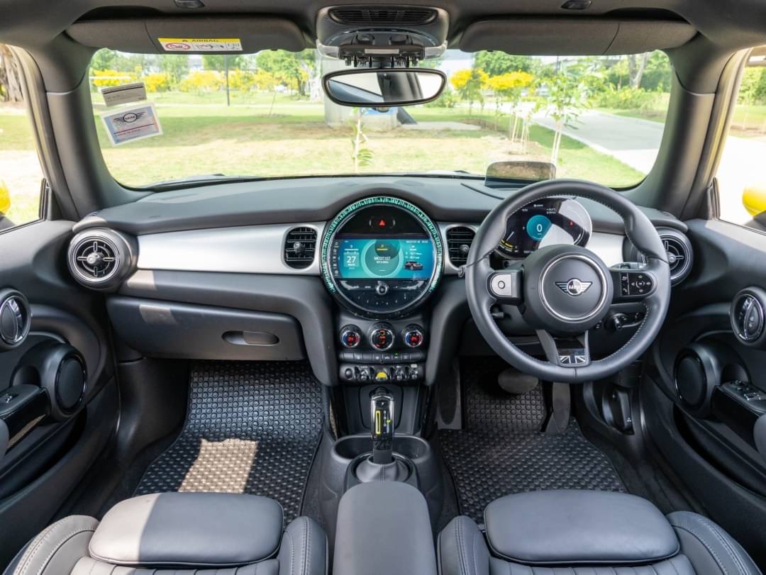 2022 Mini Cooper SE Hatchback RHD สีน้ำเงิน (รูปที่ 10)