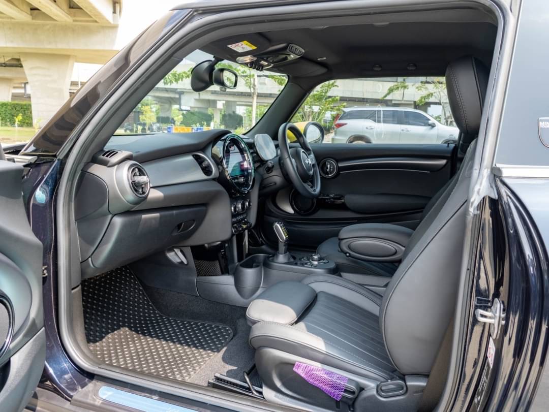 2022 Mini Cooper SE Hatchback RHD สีน้ำเงิน (รูปที่ 14)