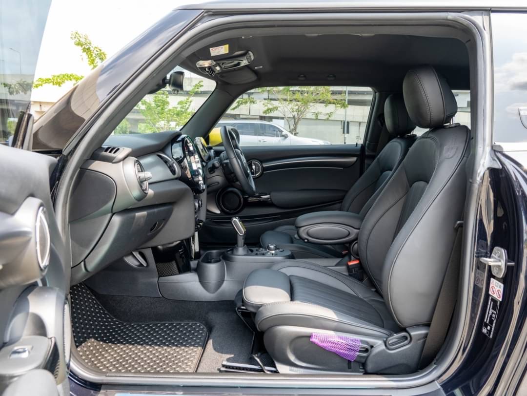 2022 Mini Cooper SE Hatchback RHD สีน้ำเงิน (รูปที่ 8)