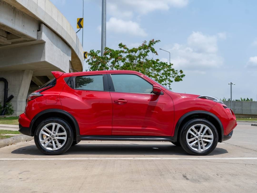 2016 Nissan Juke สีแดง