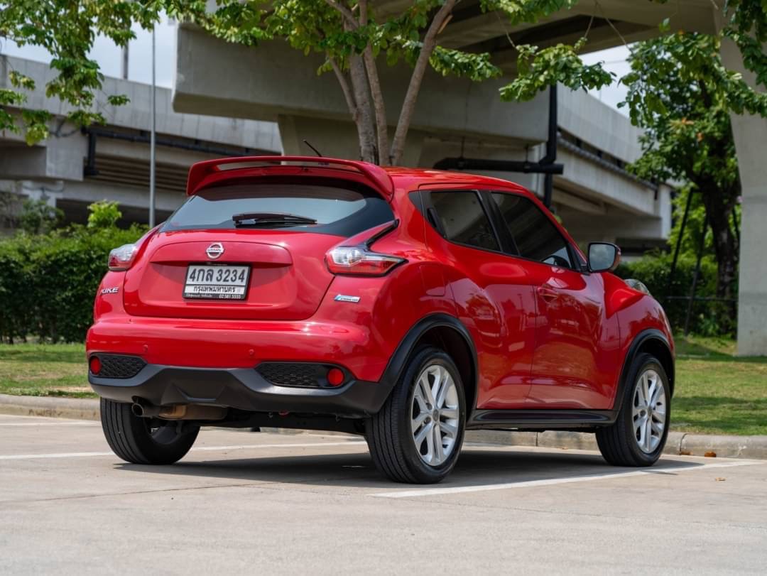 2016 Nissan Juke สีแดง