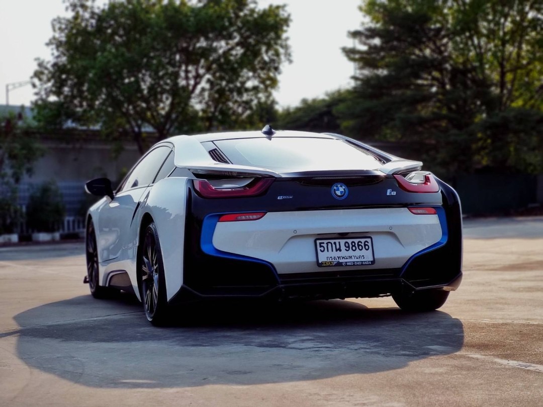 2015 BMW i8 สีขาว (รูปที่ 5)