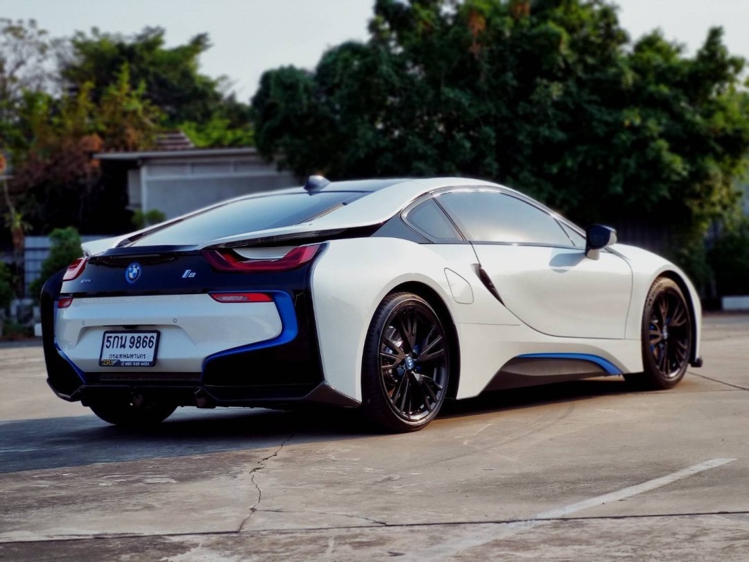 2015 BMW i8 สีขาว (รูปที่ 3)