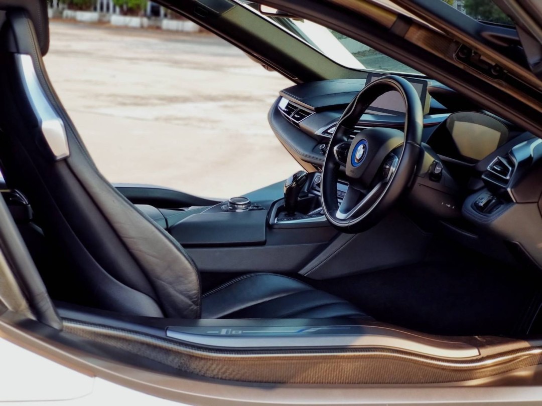 2015 BMW i8 สีขาว (รูปที่ 9)