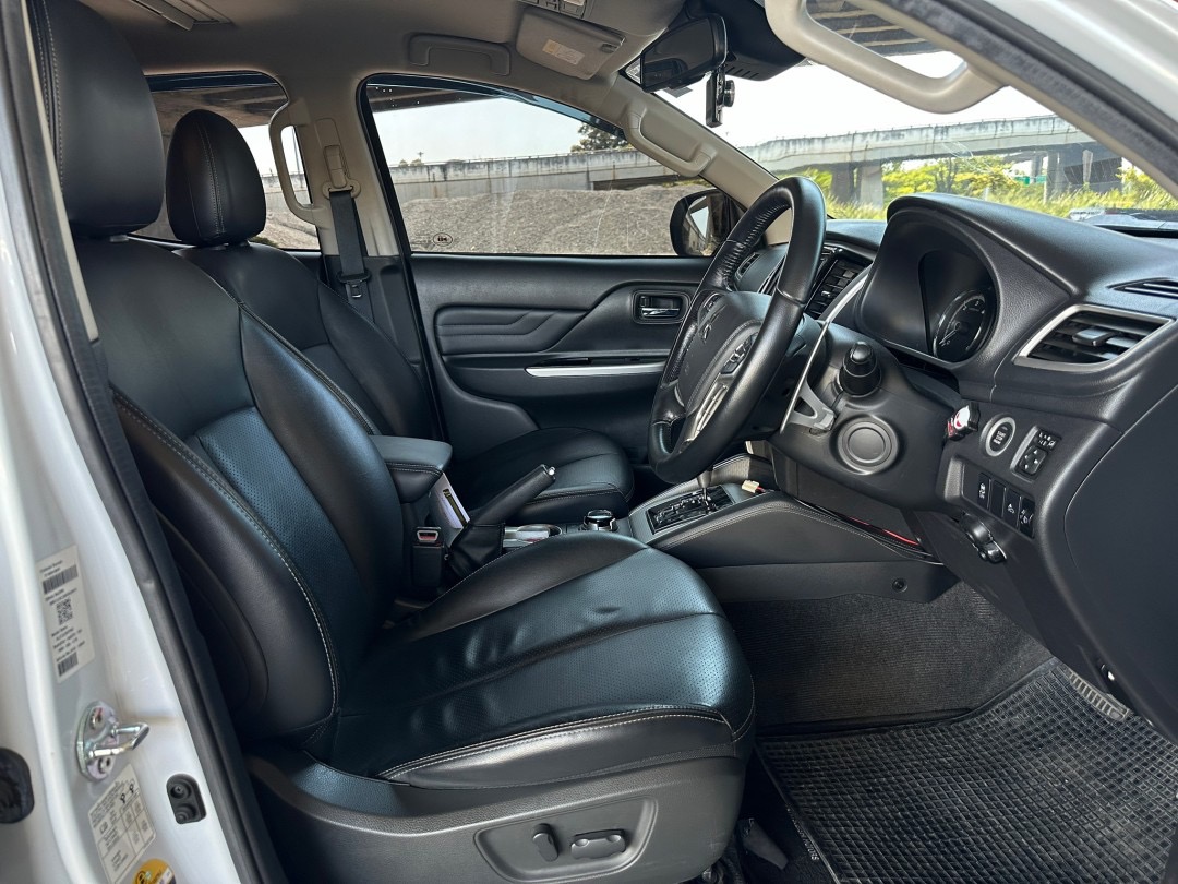 2019 Mitsubishi Triton Double cab plus prime สีขาว (รูปที่ 10)
