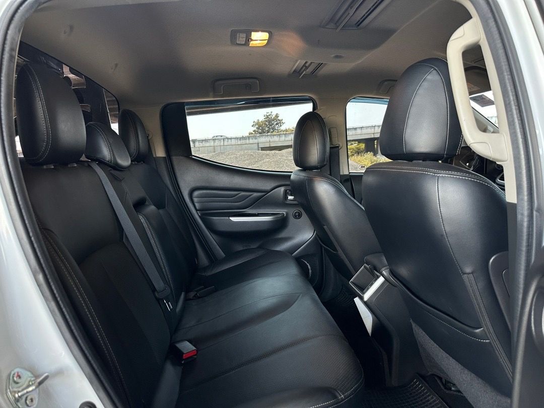 2019 Mitsubishi Triton Double cab plus prime สีขาว (รูปที่ 12)