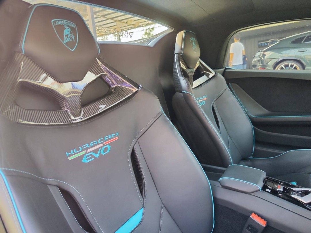 2022 Lamborghini Huracan EVO สีฟ้า (รูปที่ 10)