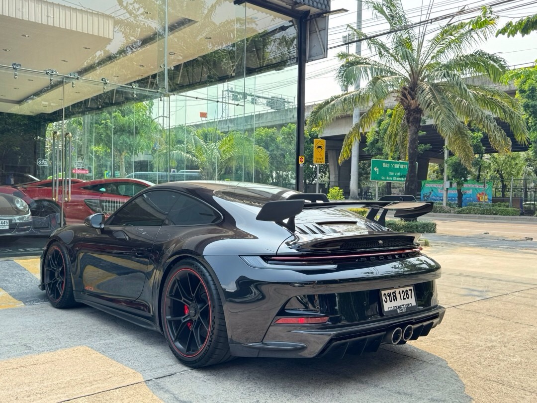 2022 Porsche 992 GT3 สีดำ (รูปที่ 9)