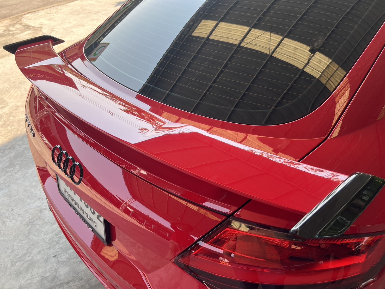 2022 Audi TTRS Quattro coupe สีแดง (รูปที่ 7)