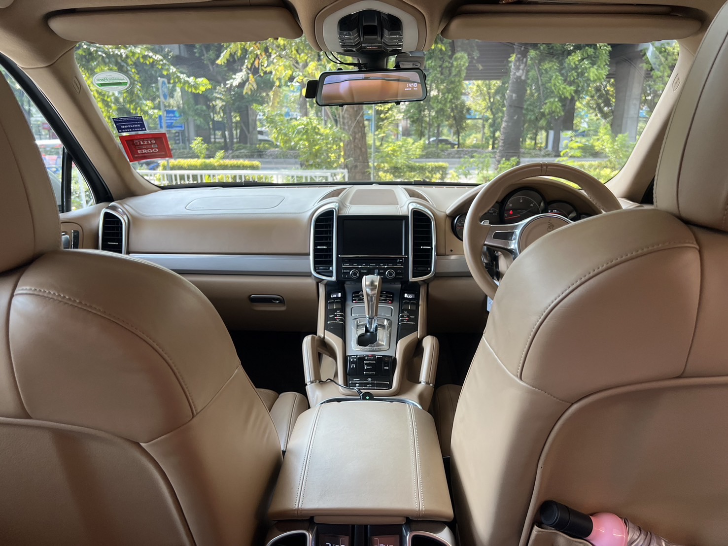 2011 Porsche Cayenne สีขาว (รูปที่ 20)