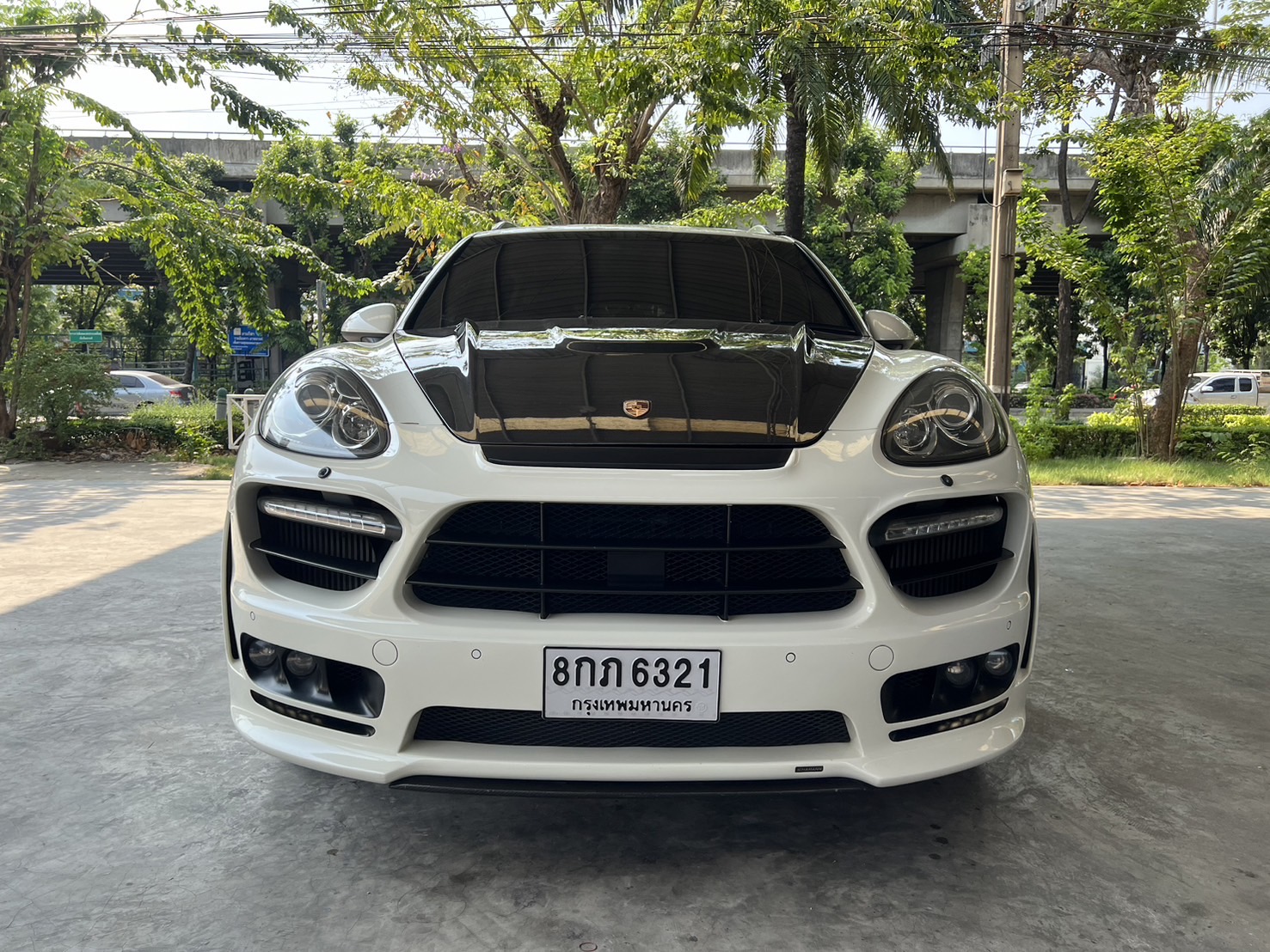 2011 Porsche Cayenne สีขาว (รูปที่ 4)