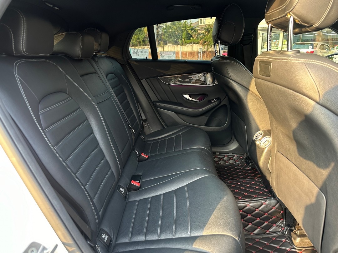 2018 Mercedes-Benz GLC-Class GLC 250 d สีขาว (รูปที่ 17)