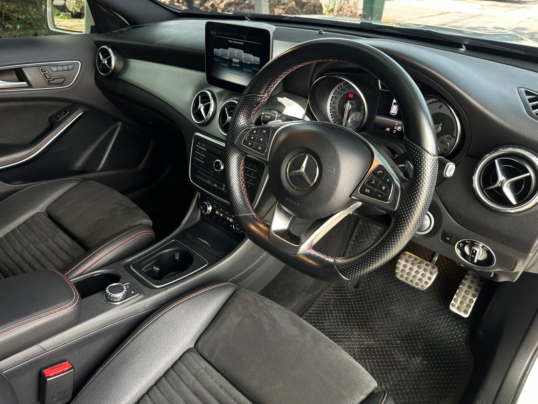 2017 Mercedes-Benz GLA-Class GLA250 สีขาว (รูปที่ 14)