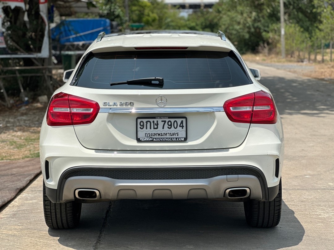 2017 Mercedes-Benz GLA-Class GLA250 สีขาว (รูปที่ 4)