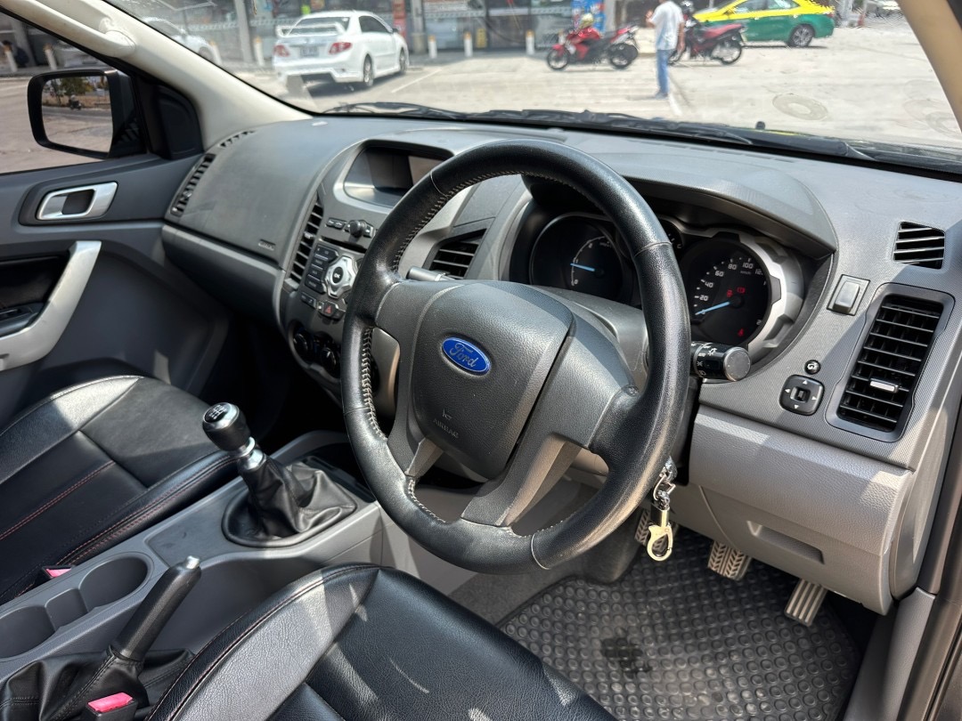 2014 Ford Ranger Double cab สีดำ (รูปที่ 17)
