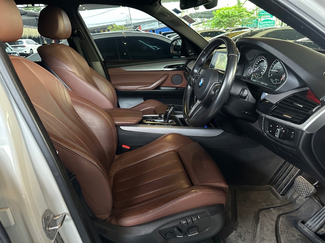 2017 BMW X5 F15 สีขาว (รูปที่ 17)