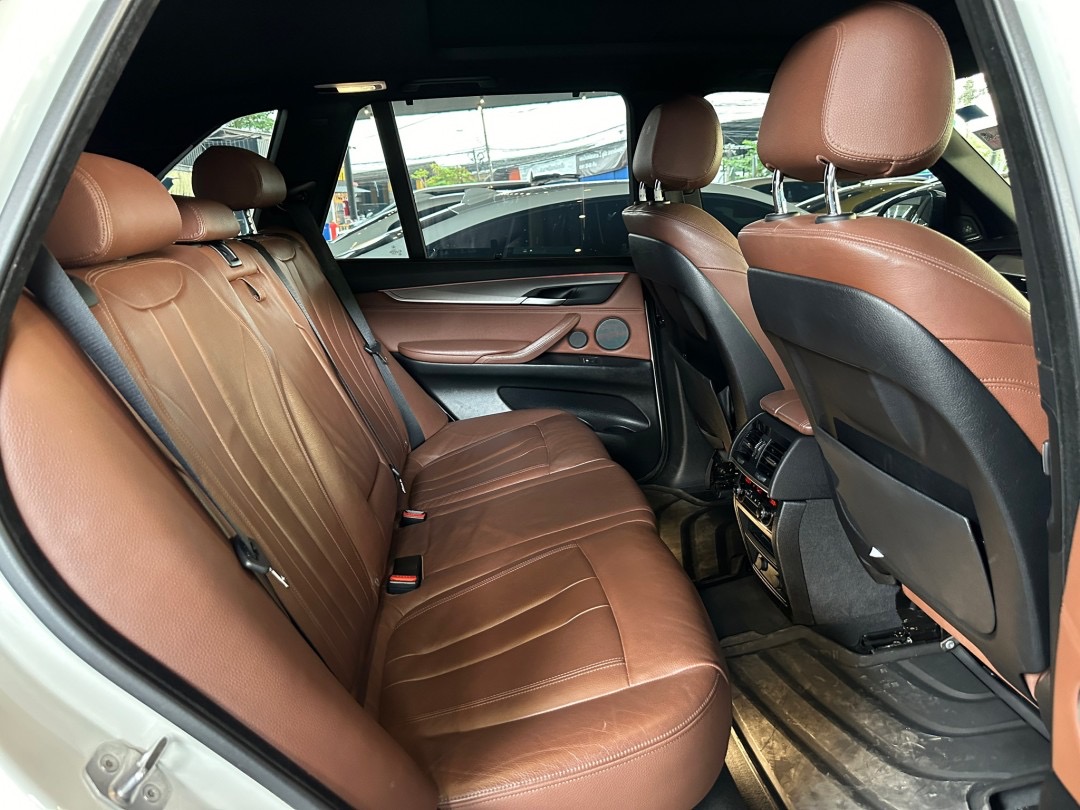 2017 BMW X5 F15 สีขาว (รูปที่ 8)