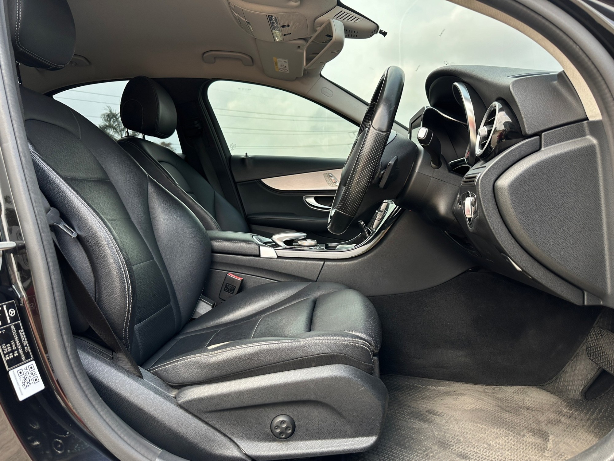 2014 Mercedes-Benz C-Class W205 C180 สีดำ (รูปที่ 13)