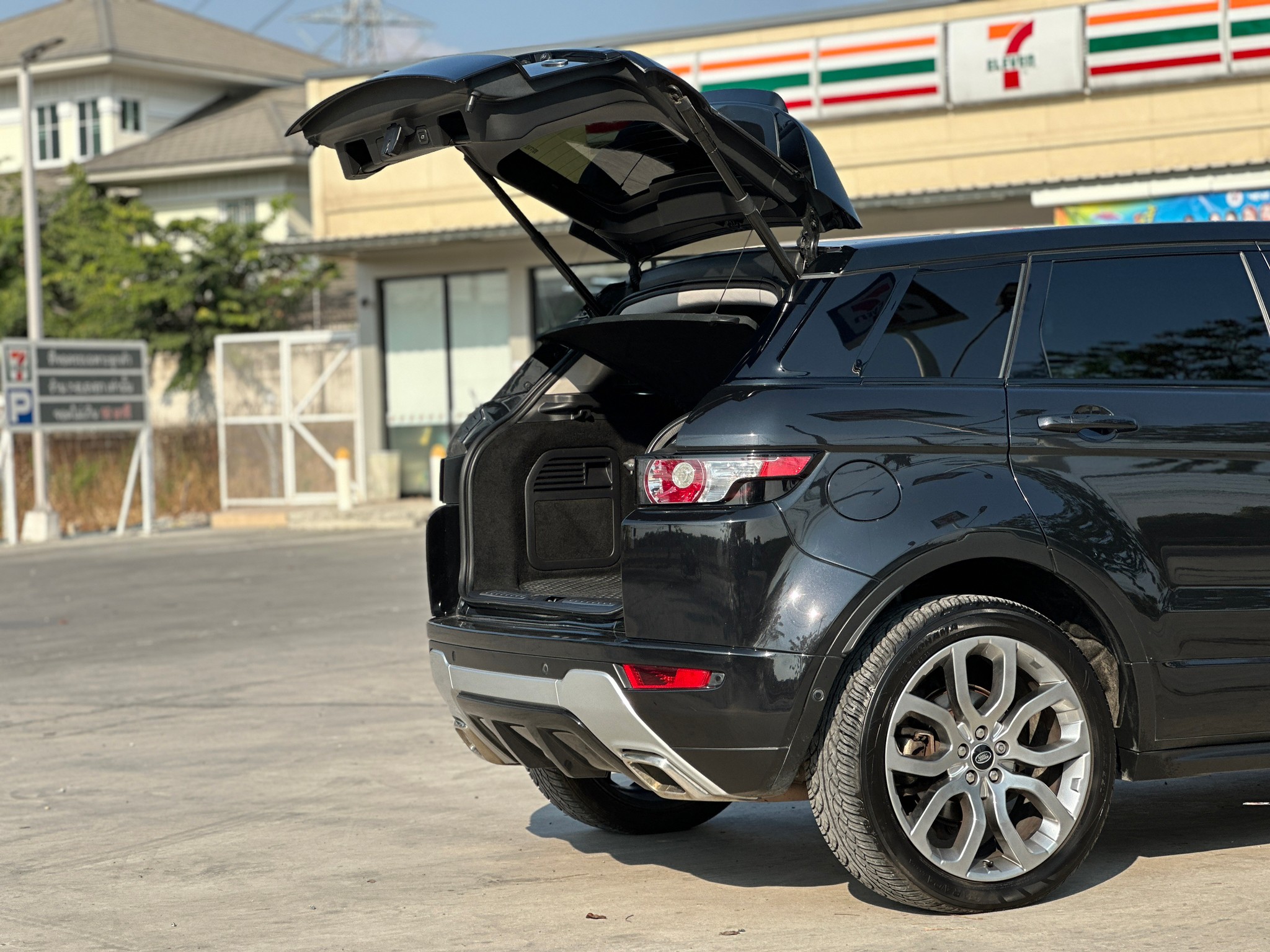 2014 Land Rover Range Rover Evoque สีดำ (รูปที่ 14)