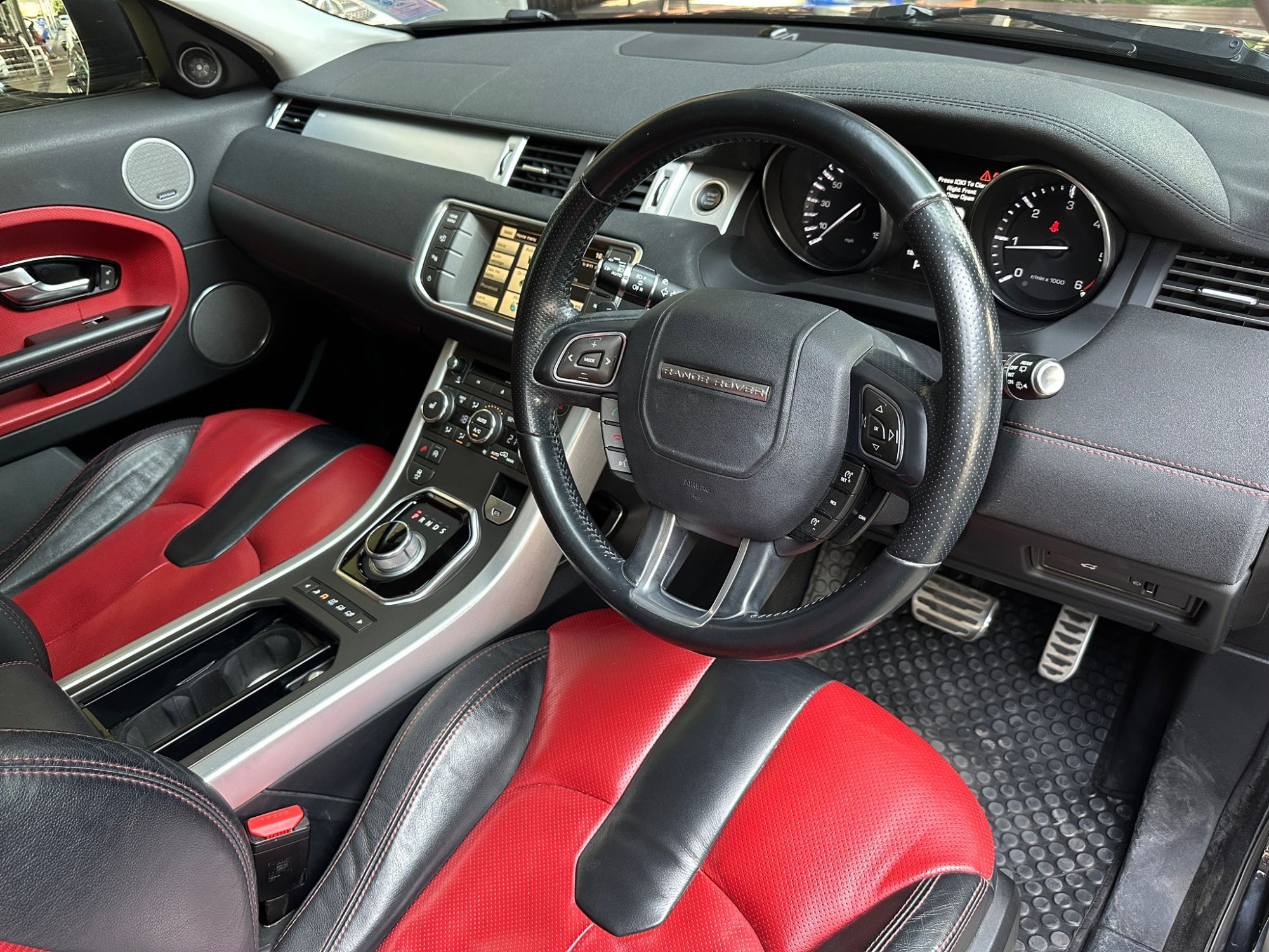 2014 Land Rover Range Rover Evoque สีดำ (รูปที่ 8)