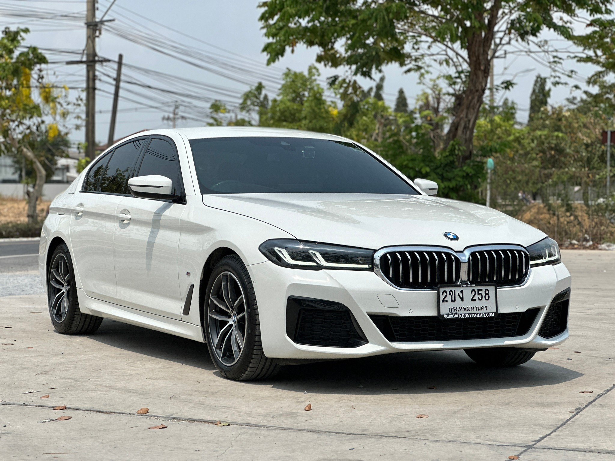 2021 BMW 520d Msport สีขาว (รูปที่ 11)