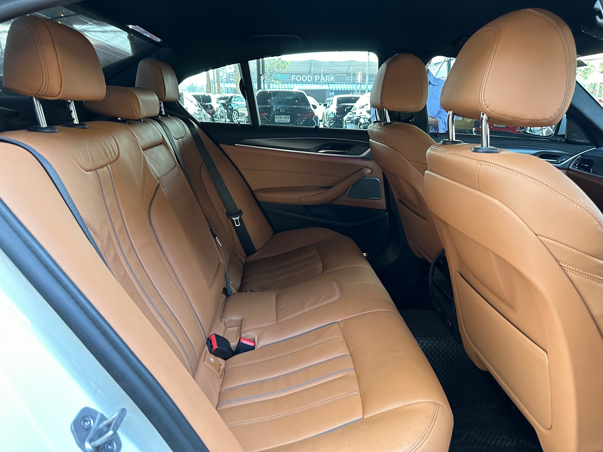 2021 BMW 520d Msport สีขาว (รูปที่ 3)