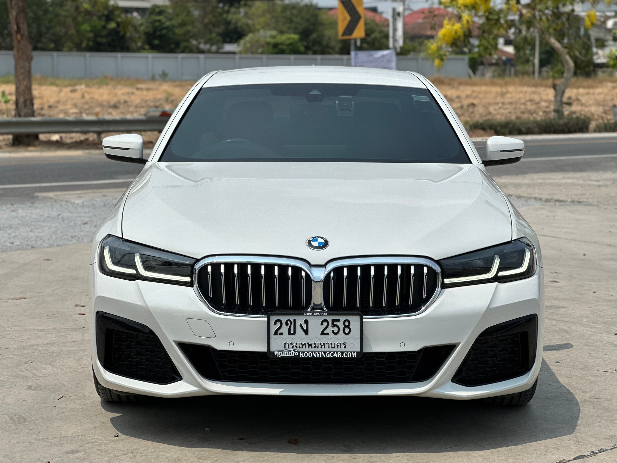 2021 BMW 520d Msport สีขาว (รูปที่ 5)