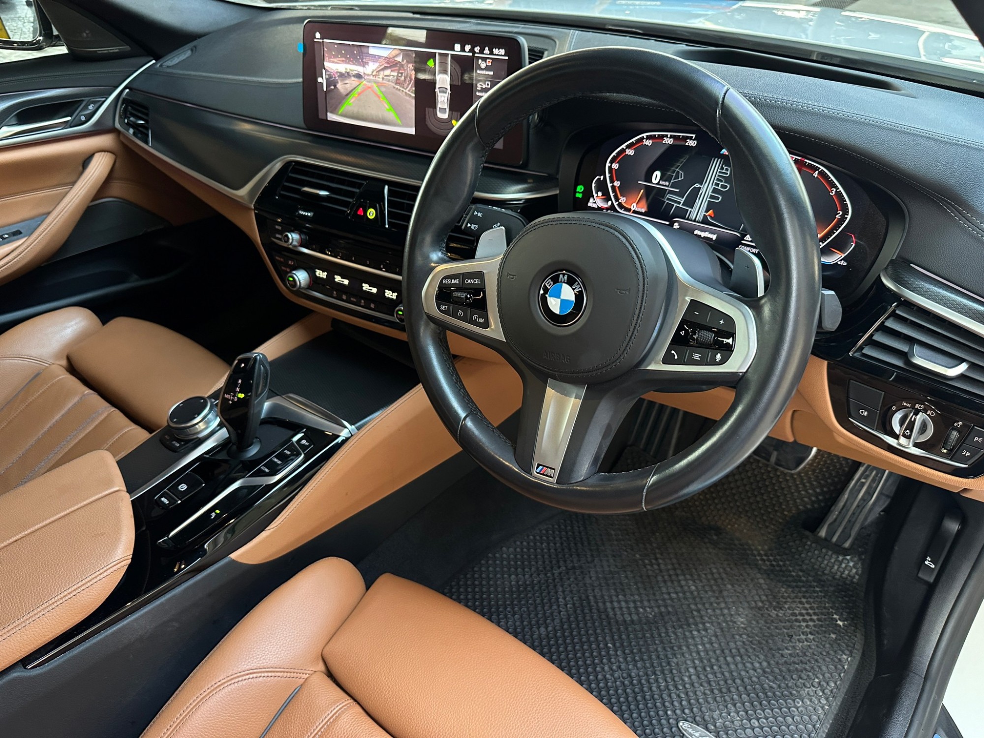 2021 BMW 520d Msport สีขาว (รูปที่ 2)