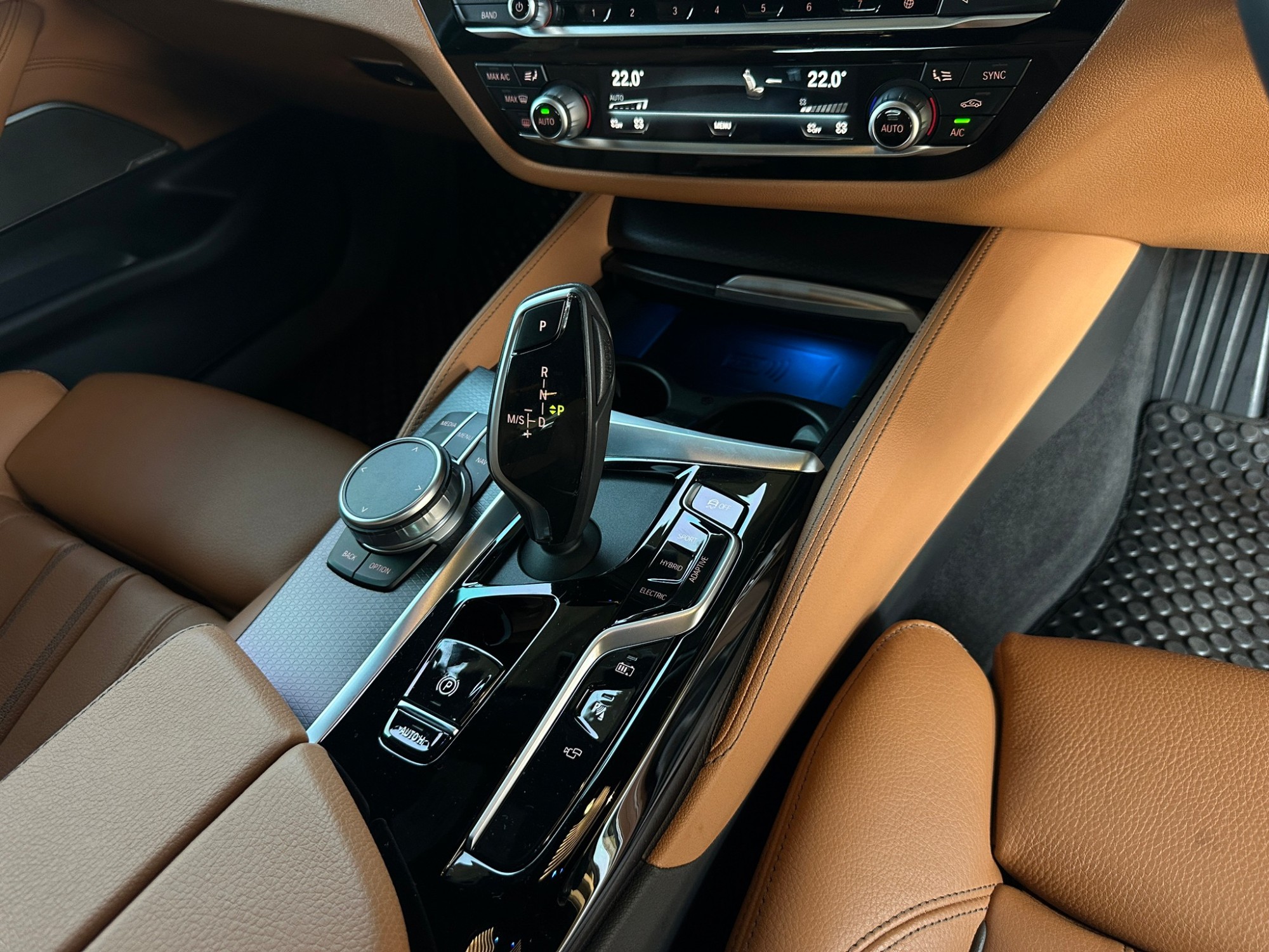 2020 BMW 530e M Sport LCI G30 สีขาว (รูปที่ 14)