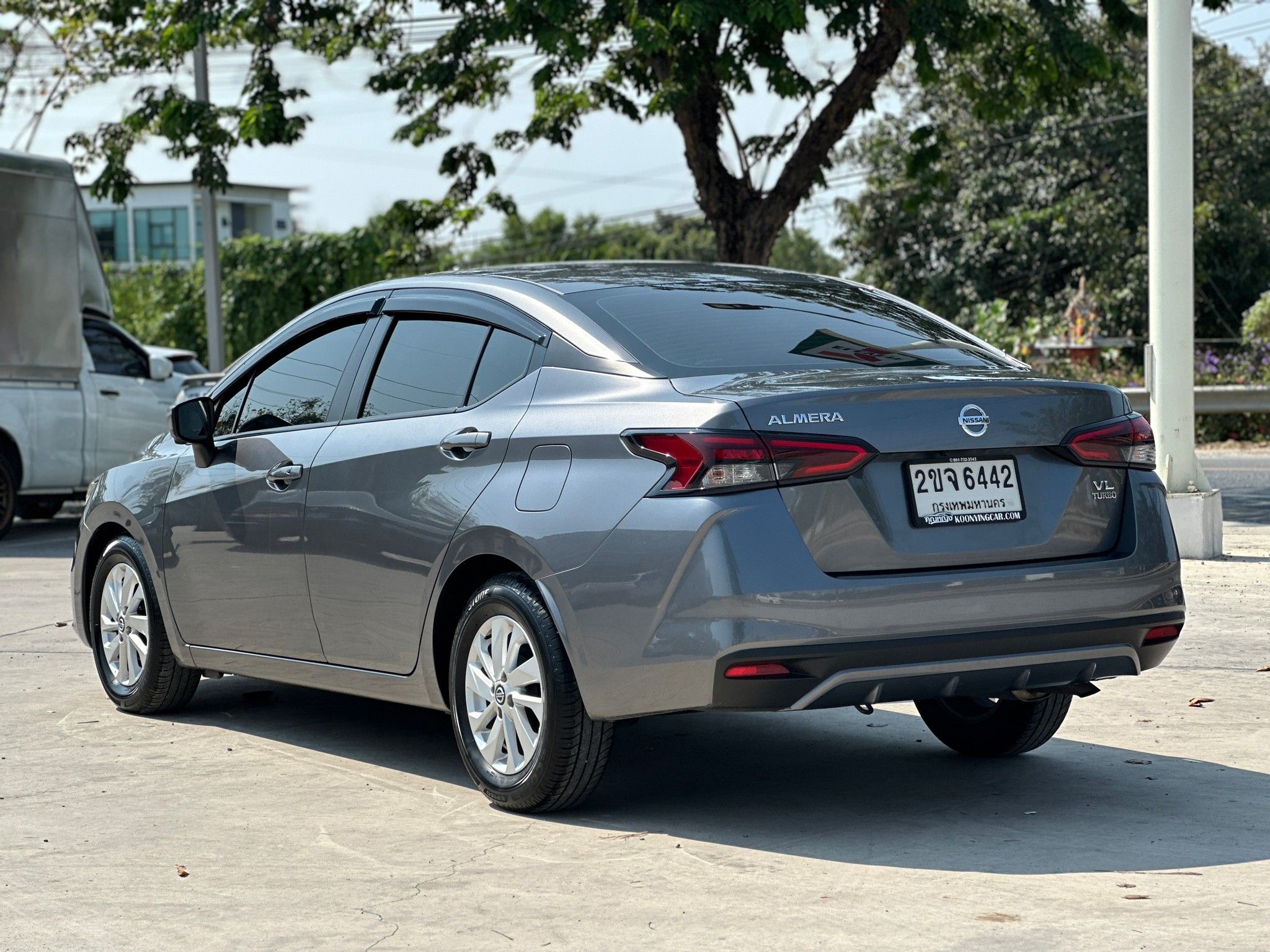 2021 Nissan Almera สีเทา (รูปที่ 13)