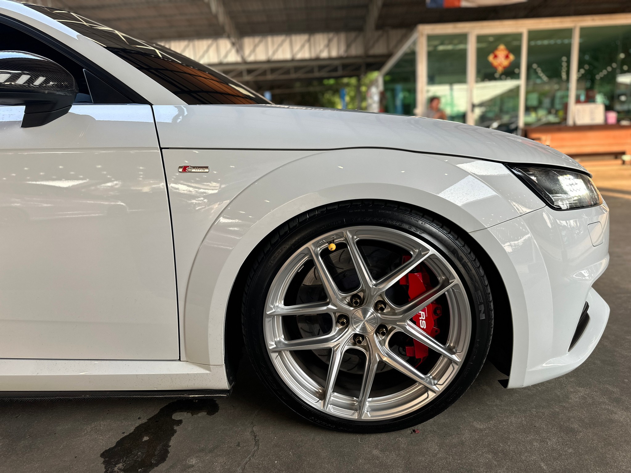 2018 Audi TT สีขาว (รูปที่ 10)
