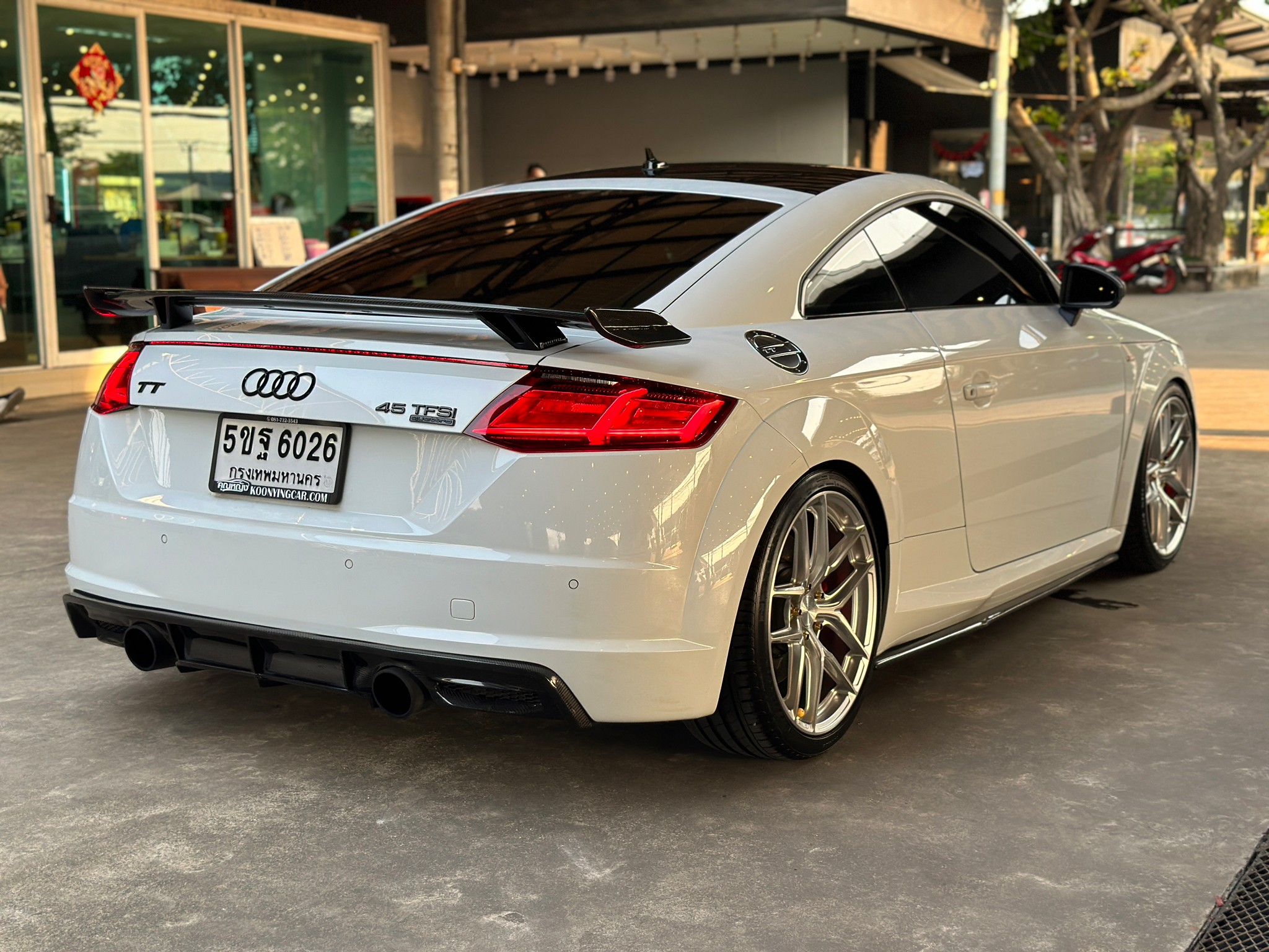 2018 Audi TT สีขาว (รูปที่ 13)