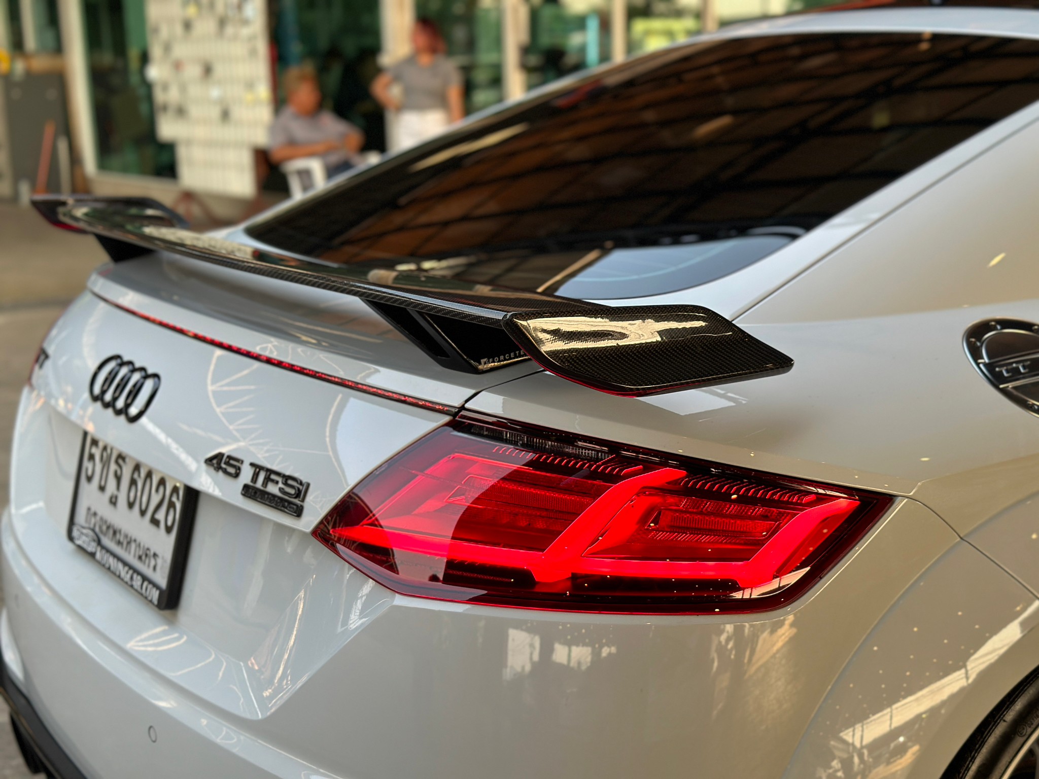 2018 Audi TT สีขาว (รูปที่ 6)