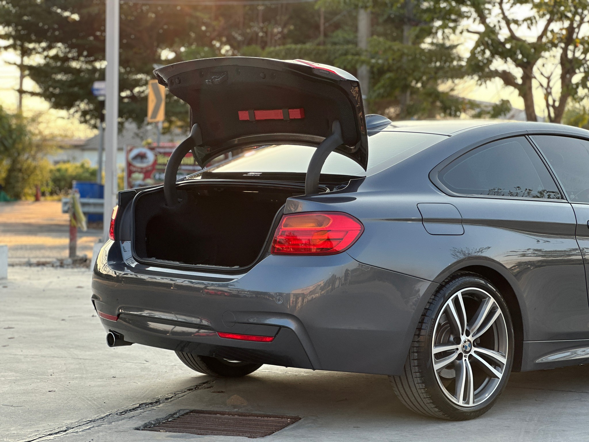 2014 BMW 420d Coupe M sport สีเทา (รูปที่ 16)