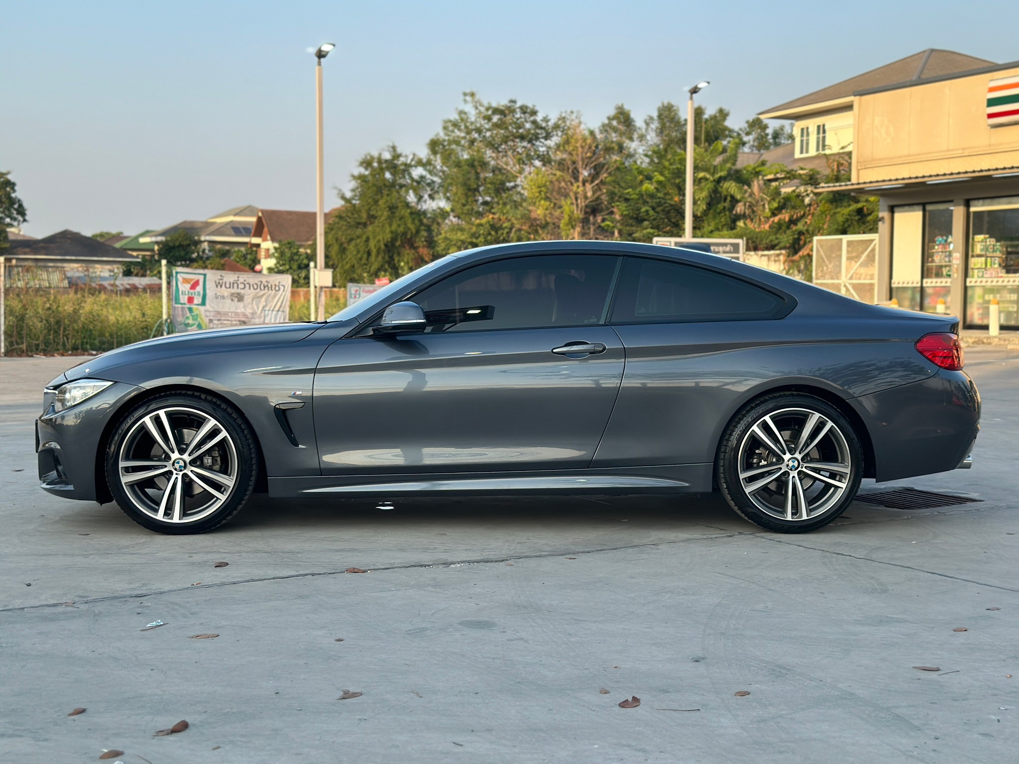 2014 BMW 420d Coupe M sport สีเทา (รูปที่ 2)